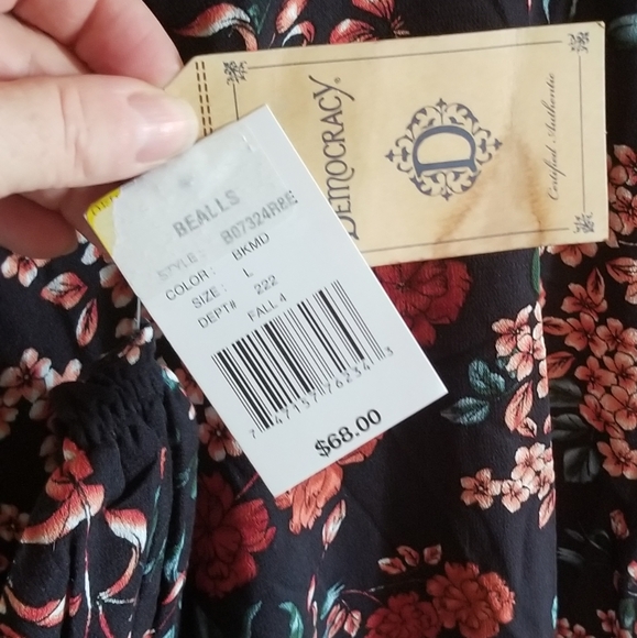 Democracy Floral Wrap Blouse NWT - Picture 5 of 6